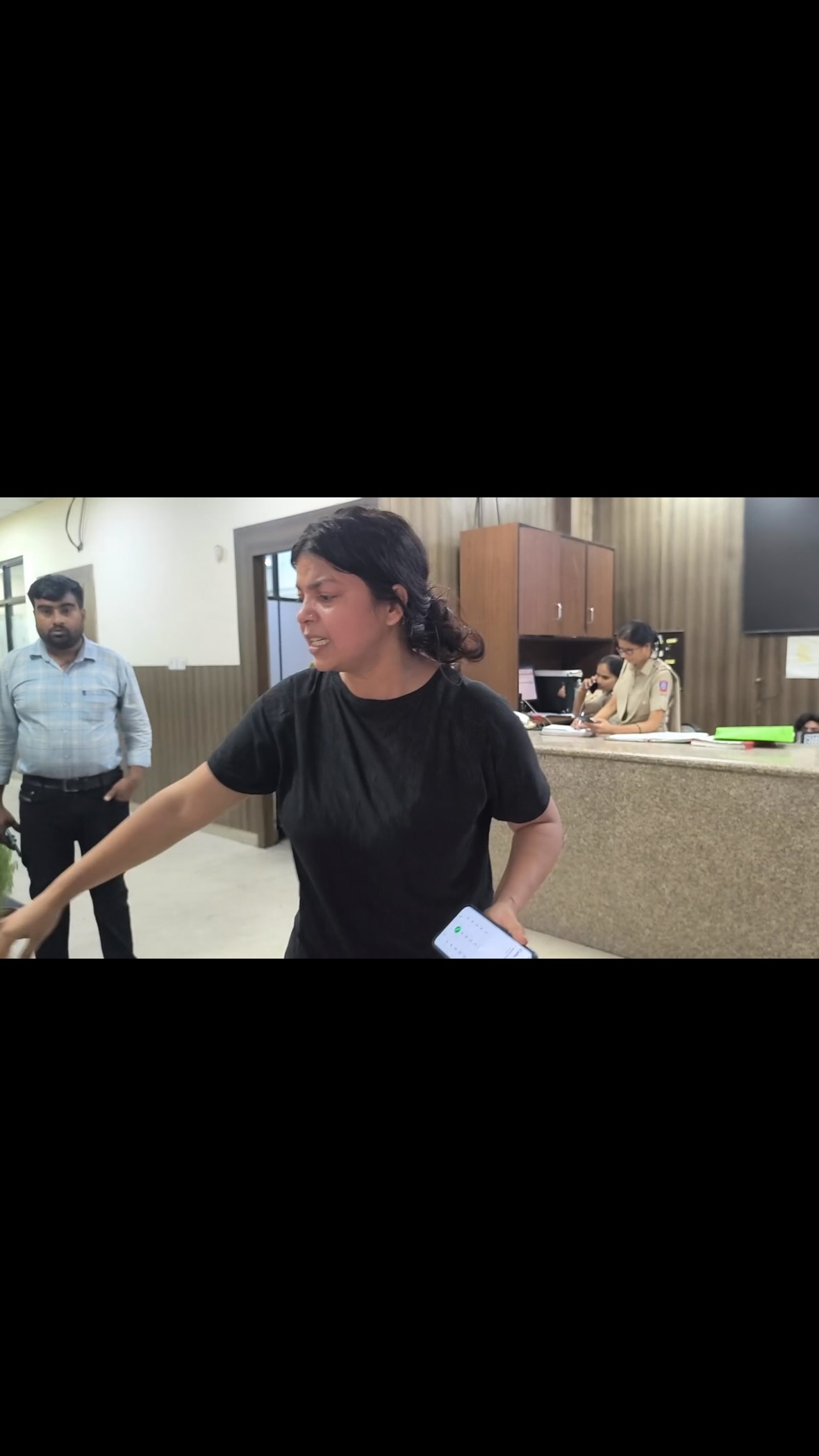 Shaheen and Nafisa Khan allege assault at Saket police station, raising press-freedom and police-accountability questions